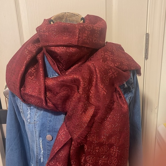 BNWT: Tory Burch scarf metallic burgundy. - Picture 8 of 14